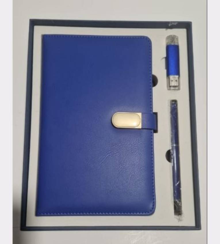 Coffret cadeau élégant Carnet en cuir Bleu avec stylo raffiné et recharge d’encre Bleu avec Clé USB Bleu